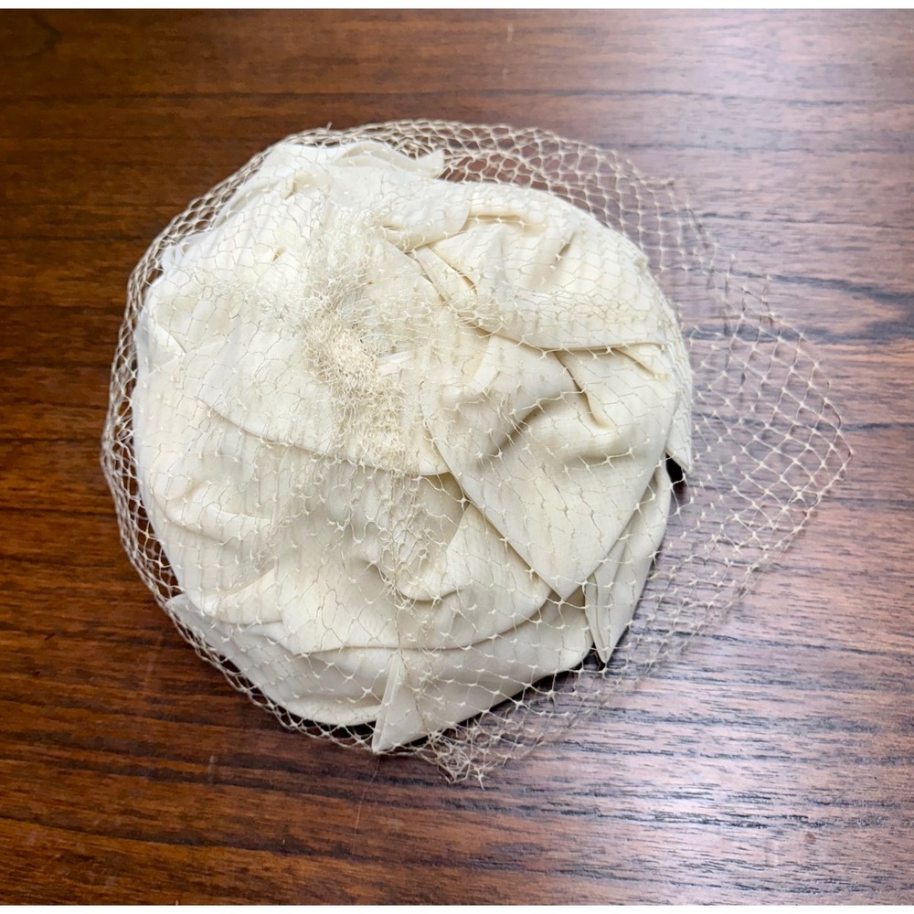 Vintage Ivory Satin Pillbox Hat with Veil Bridal Special Occasion - Picture 14 of 17